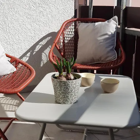 Zentrales,schickes City-Appartment, Einzelgarage inbegriffen Friedrichshafen Exterior foto