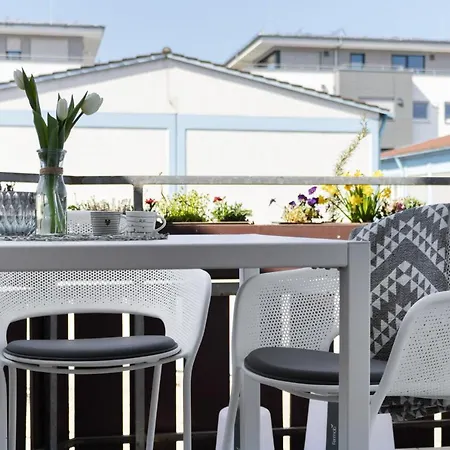 Zentrales,schickes City-Appartment, Einzelgarage inbegriffen Friedrichshafen Exterior foto